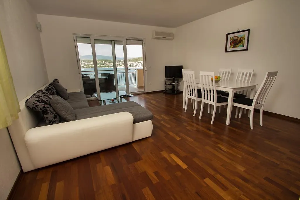 Apartments Kelic Trogir 0*,